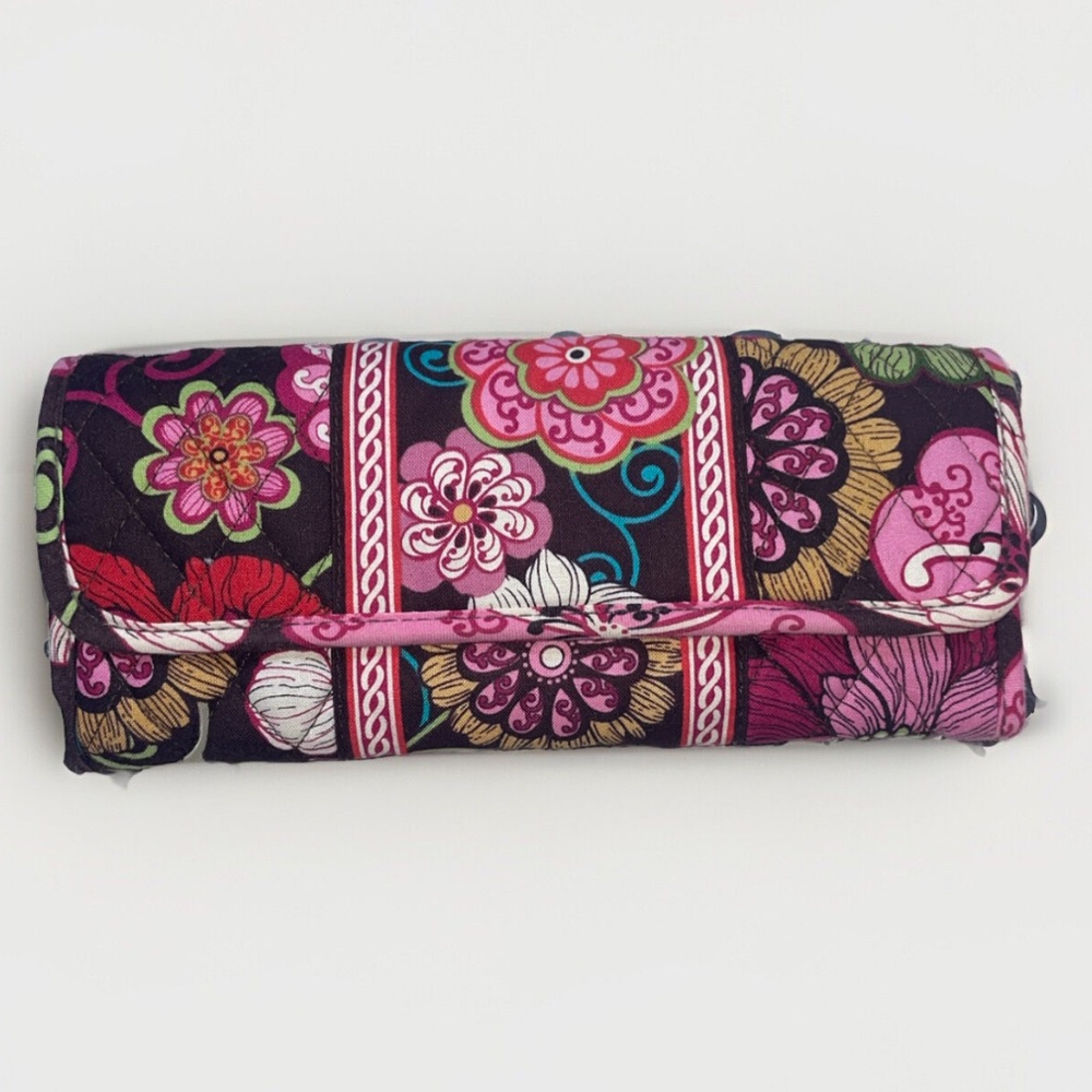 Mint Condition✨Vera Bradley Tri Fold Wallet Floral on Brown‎ Magnetic Closure